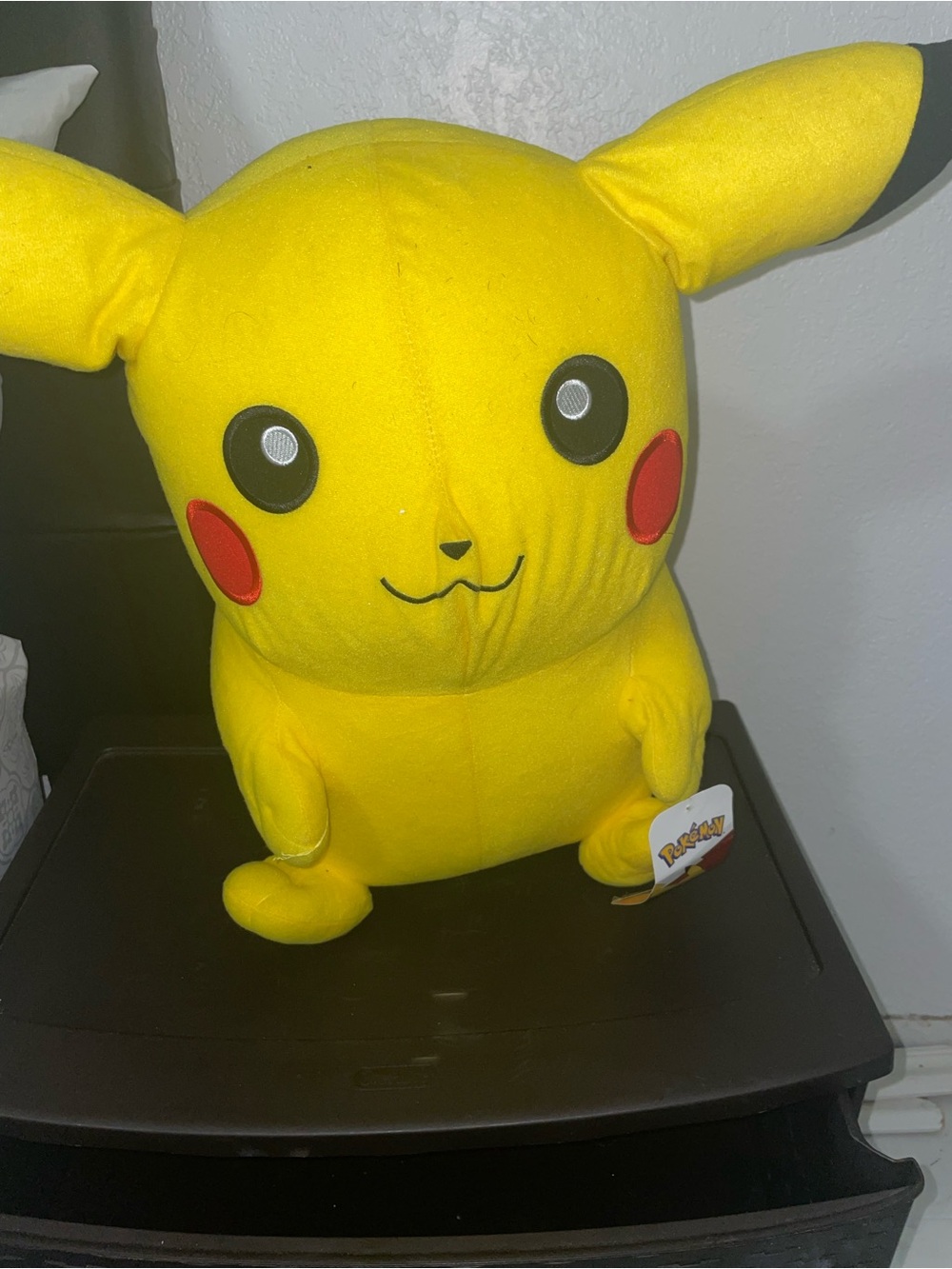 ADORABLE RARE JUMBO 19 INCH POKEMON PIKACHU PLUSH WITH TAG AND FREE SHIPPING